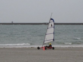  Operating a sand yacht 